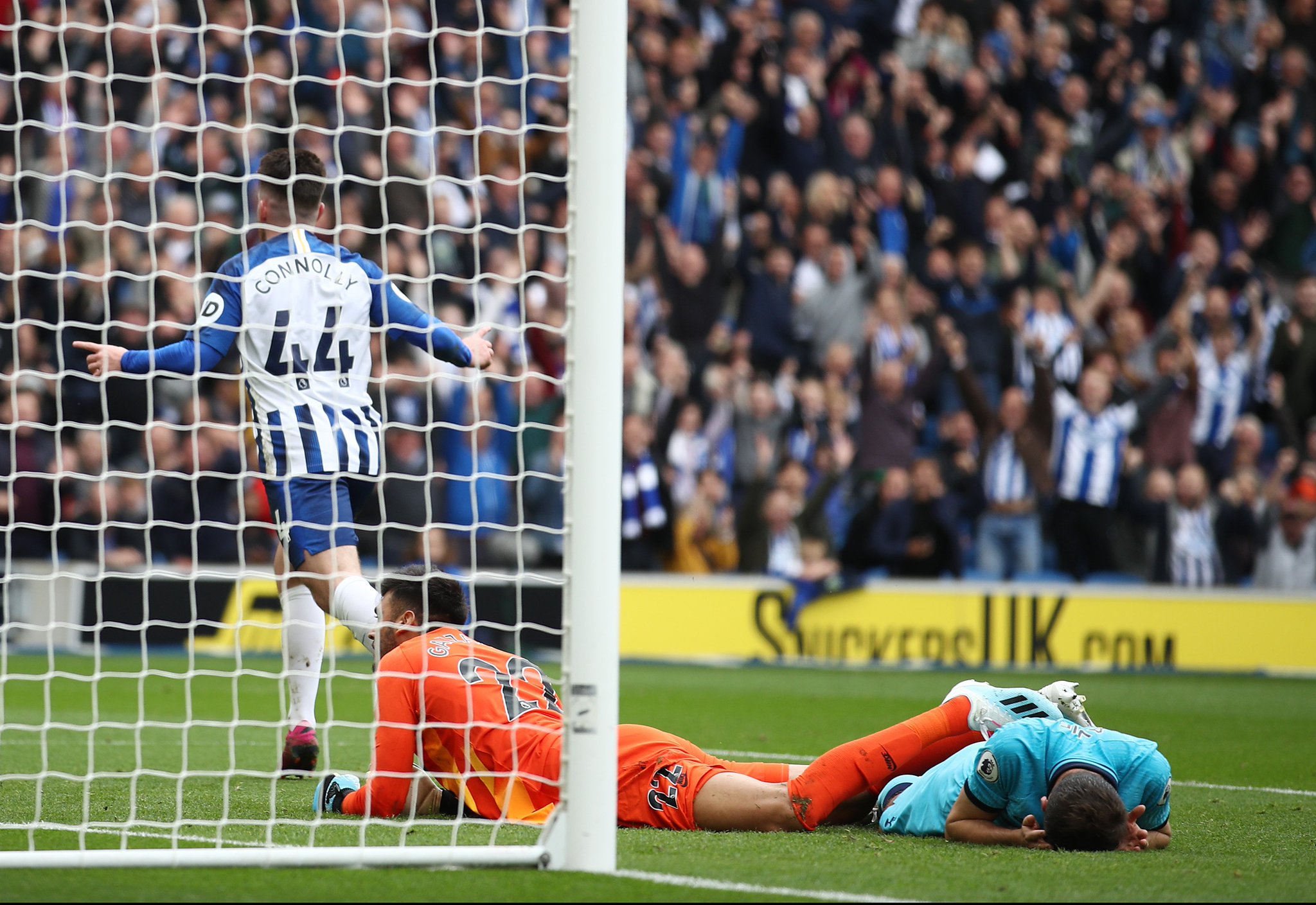 次在足球赛 次在足球赛